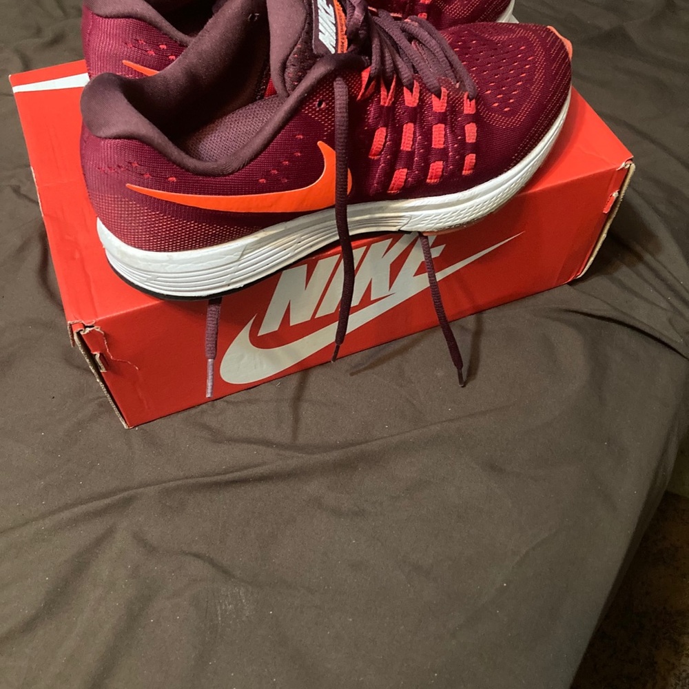 Men’s Nike sneakers